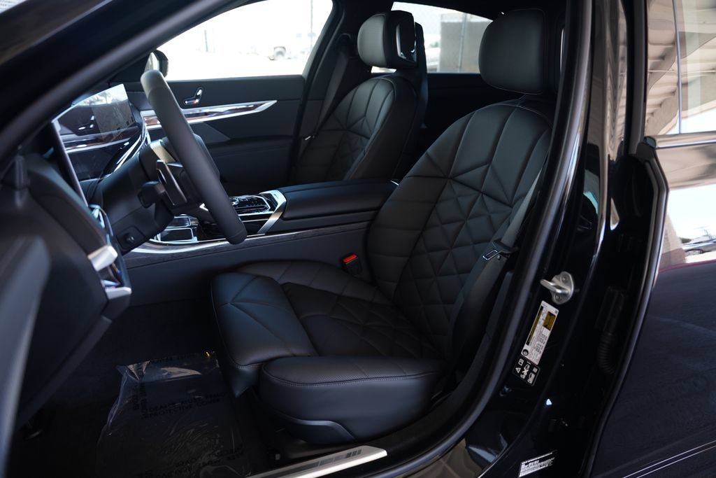 New 2026 BMW 740i xDrive AWD/4WD image 10