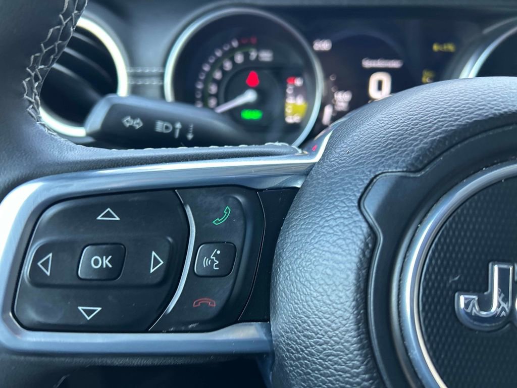 Used 2023 Jeep Wrangler Unlimited Sahara image 24