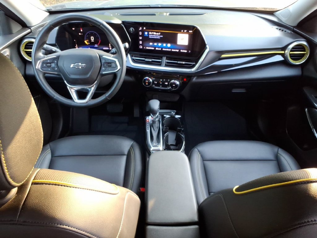 Used 2025 Chevrolet Trax ACTIV w/ Driver Confidence Package FWD image 20