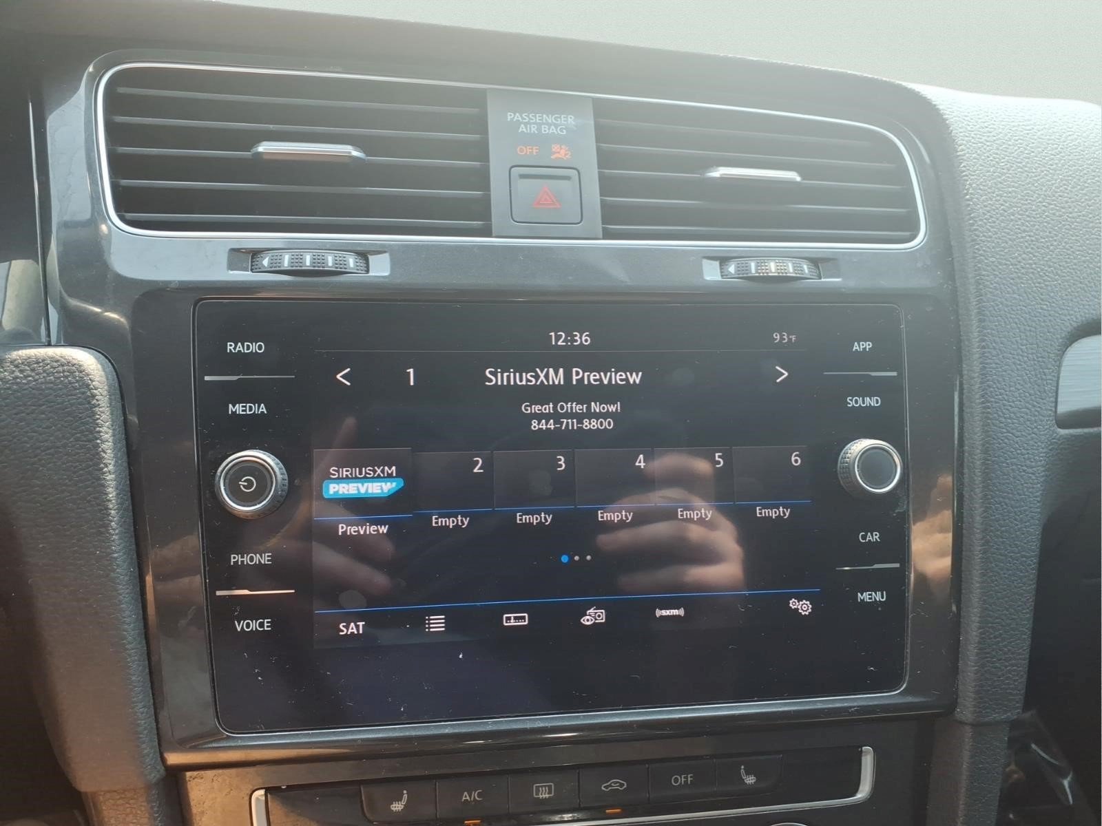 Used 2019 Volkswagen Golf SE FWD image 18