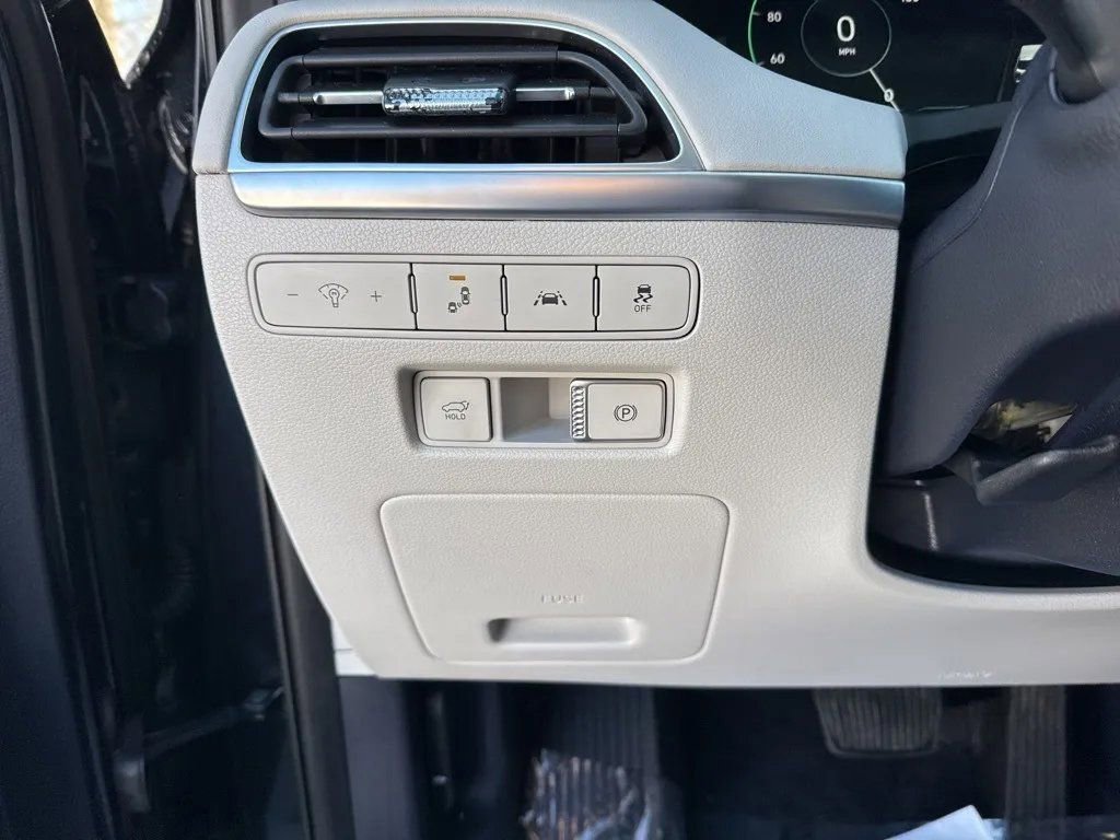 Used 2021 Hyundai Palisade Limited FWD image 19