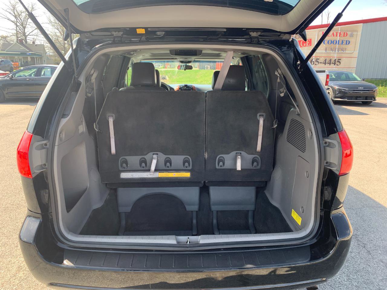 Used 2009 Toyota Sienna XLE FWD image 32
