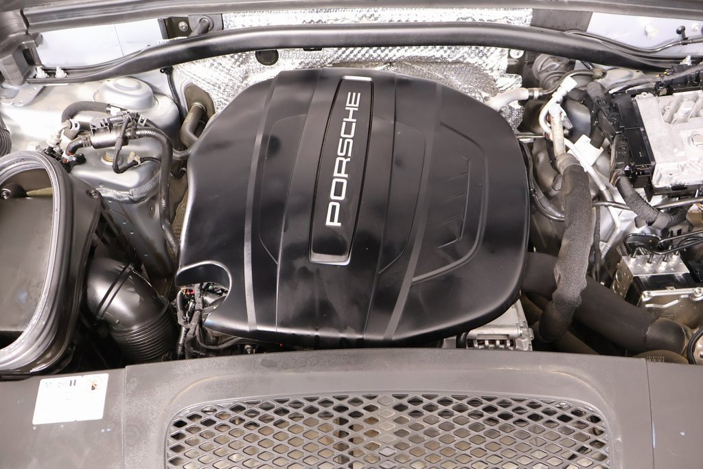 Used 2020 Porsche Macan image 21
