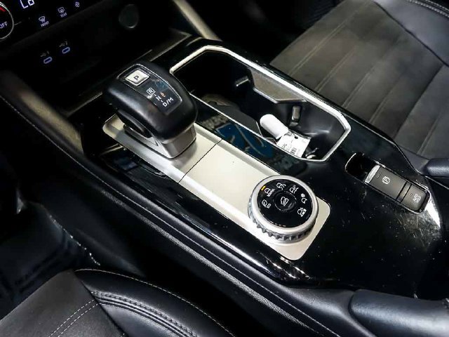 Used 2025 Mitsubishi Outlander SE AWD/4WD image 27