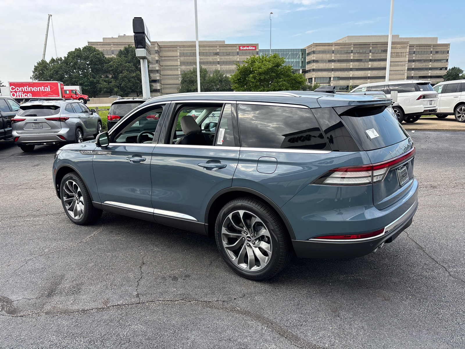 New 2026 Lincoln Aviator AWD image 5