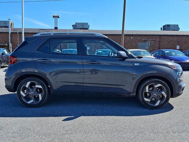 Used 2023 Hyundai Venue SEL image 7