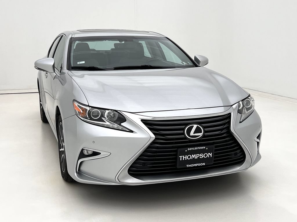 Used 2016 Lexus ES 350 w/ Navigation System Package FWD image 4