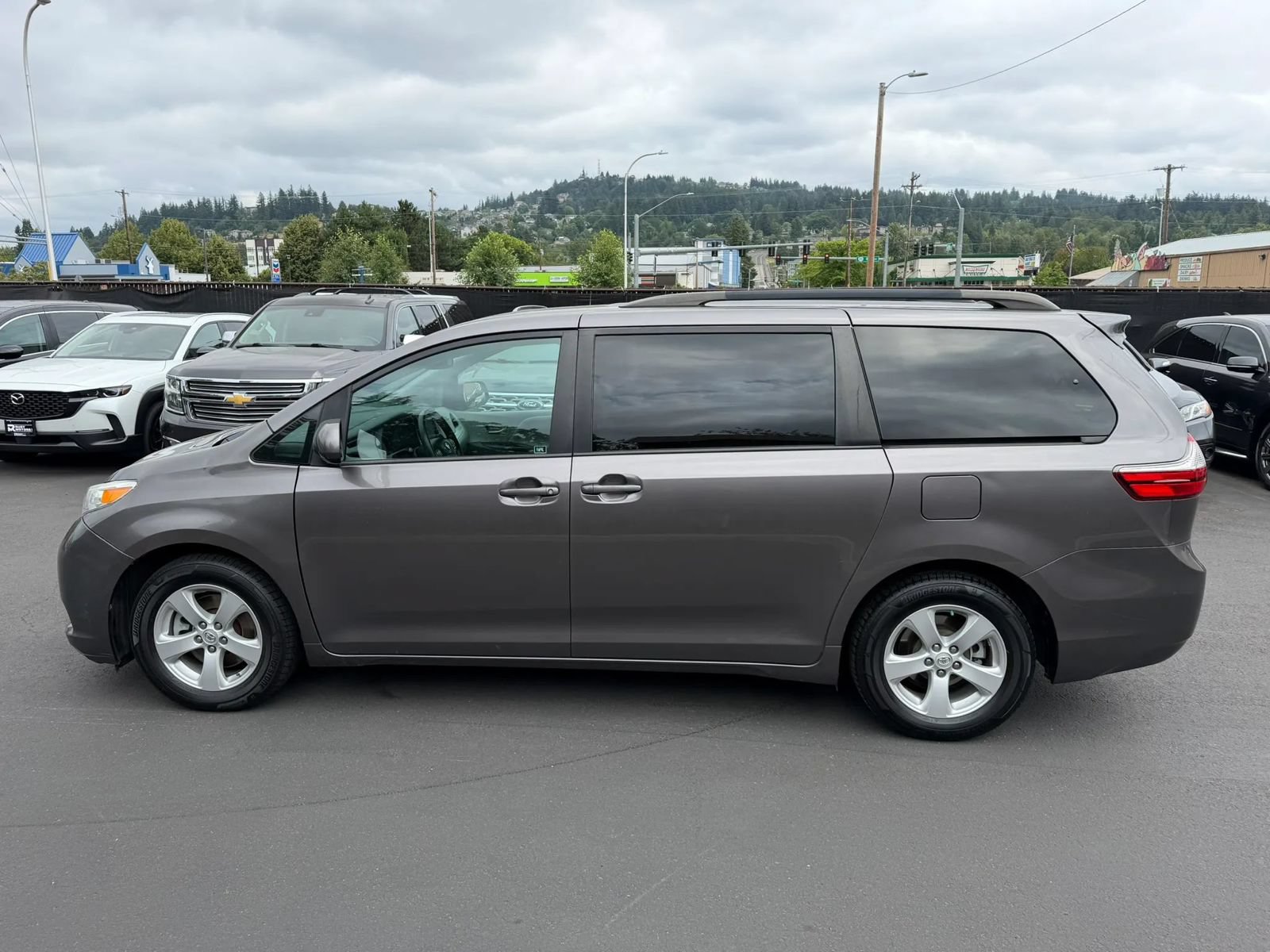 Used 2017 Toyota Sienna LE FWD image 7