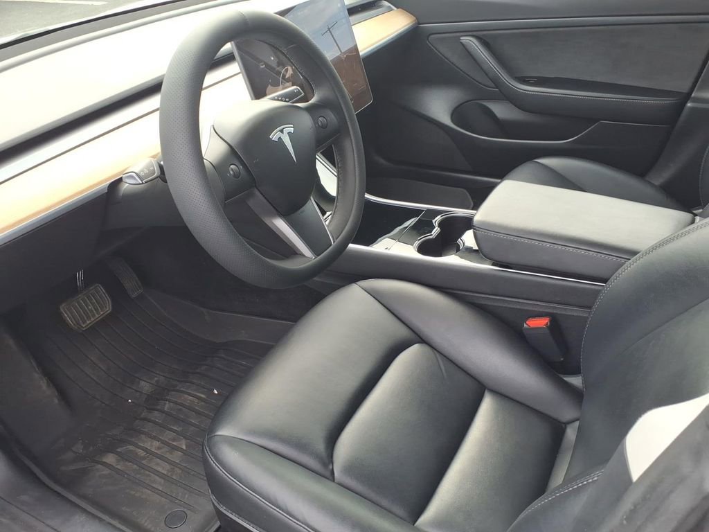 Used 2020 Tesla Model 3 Standard Range image 12
