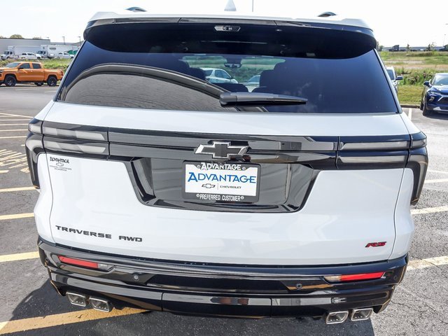 New 2026 Chevrolet Traverse RS w/ LPO, Floor Liner Package image 7