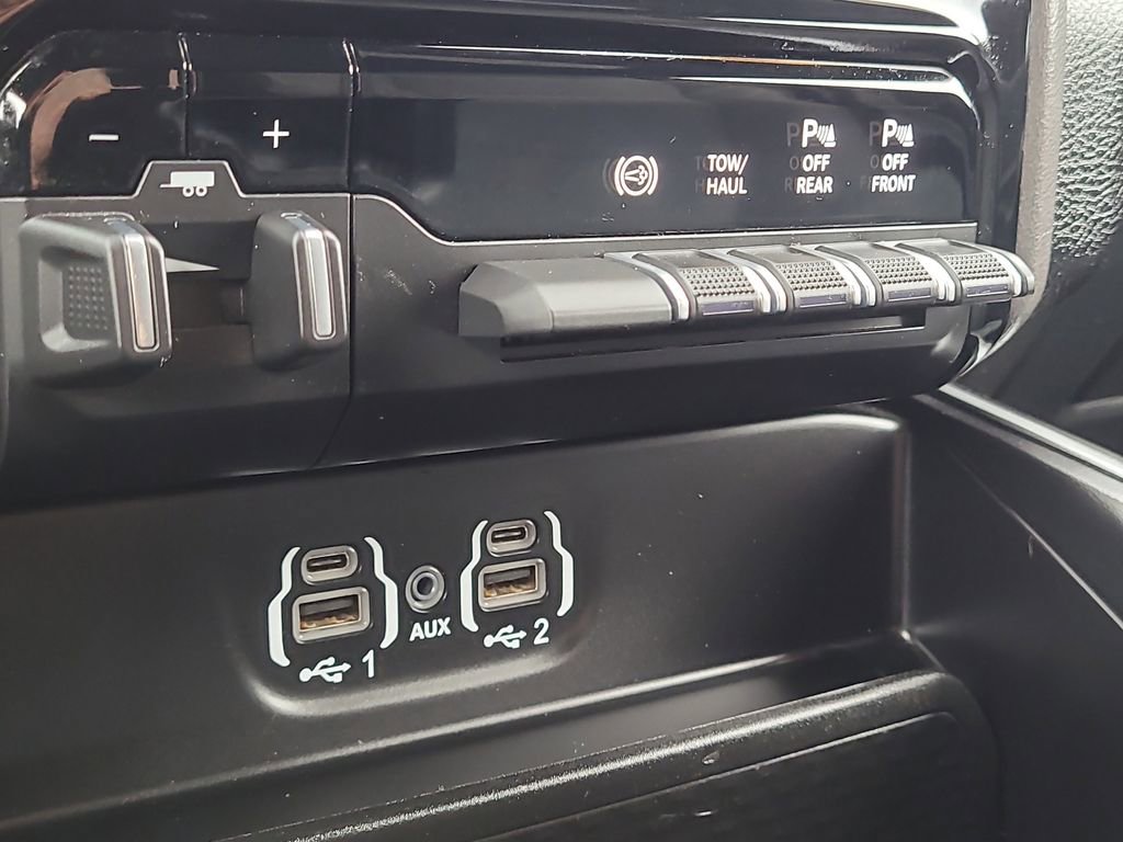 Certified 2022 RAM 3500 Big Horn w/ Level C Equiment Group image 25