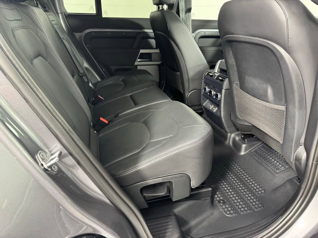 Used 2023 Land Rover Defender 130 S image 28