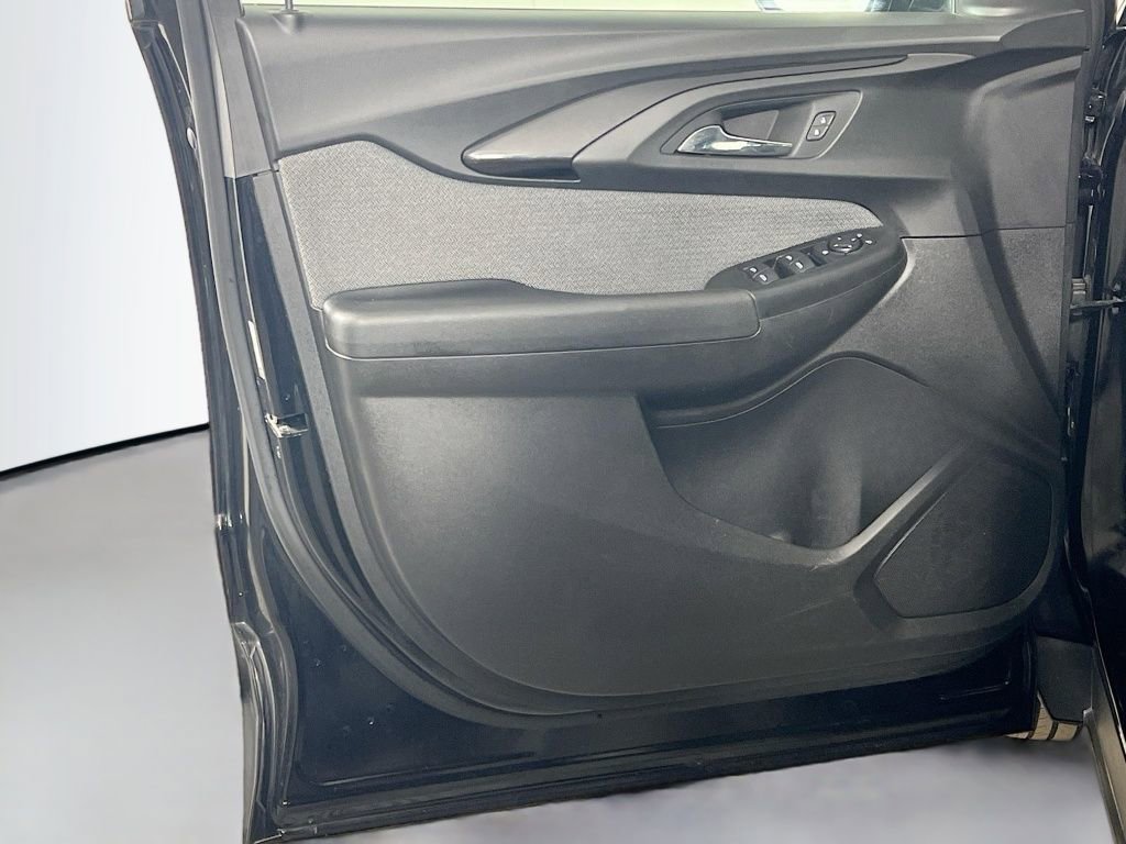 Used 2021 Chevrolet TrailBlazer LS image 17