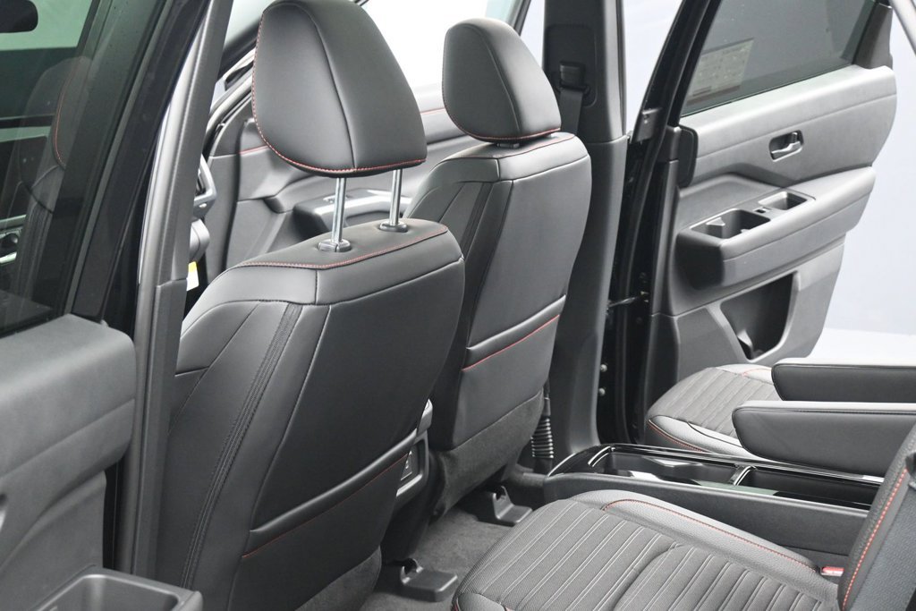 New 2026 Nissan Pathfinder Rock Creek w/ Rock Creek Premium Package AWD/4WD image 19