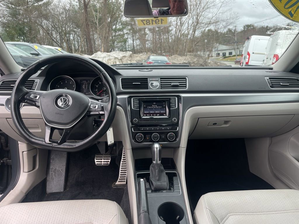 Used 2016 Volkswagen Passat 1.8T R-Line image 23