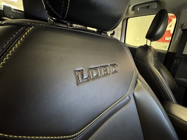 Used 2025 Ford Maverick Lobo image 14