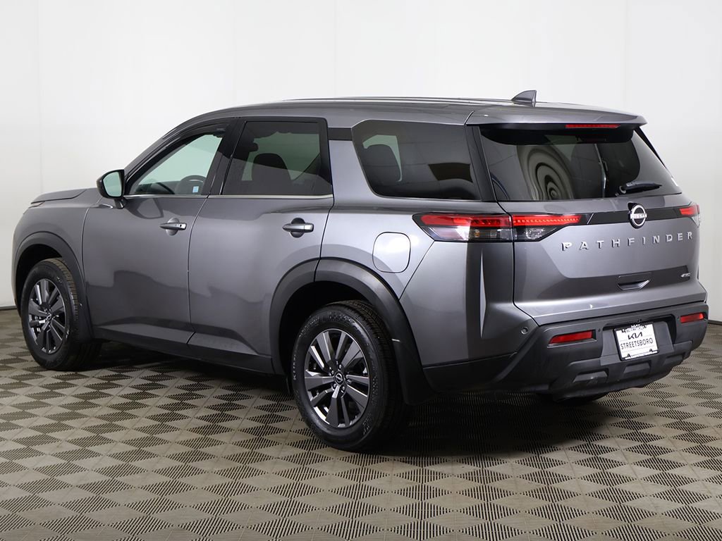 Used 2023 Nissan Pathfinder S image 7
