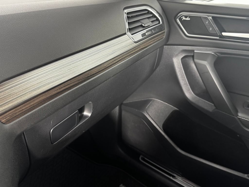 Used 2022 Volkswagen Tiguan SEL R-Line AWD/4WD image 18