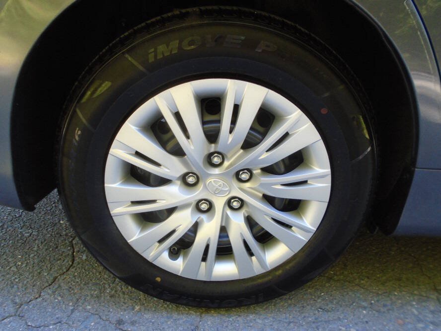 Used 2014 Toyota Camry FWD image 28