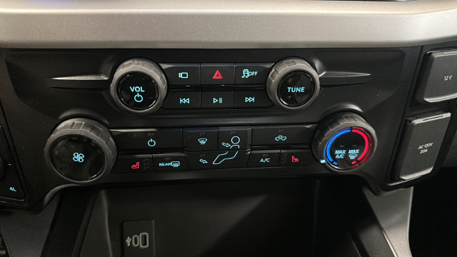 New 2026 Ford F350 XLT w/ XLT Premium Package AWD/4WD image 17