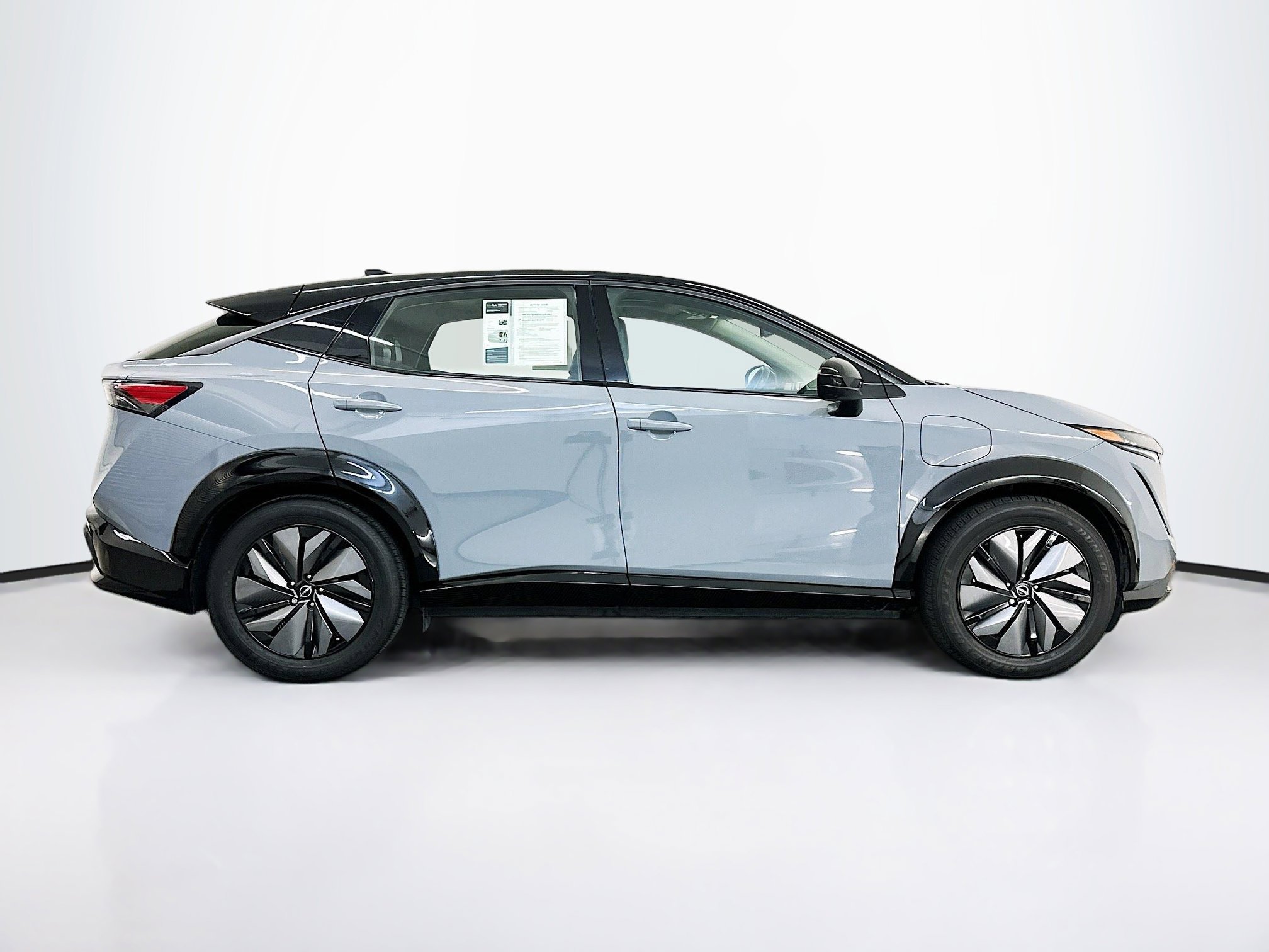 Used 2024 Nissan Ariya AWD image 10