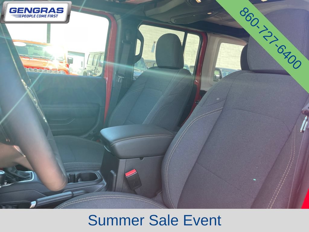 Used 2025 Jeep Wrangler Unlimited Sahara AWD/4WD image 41