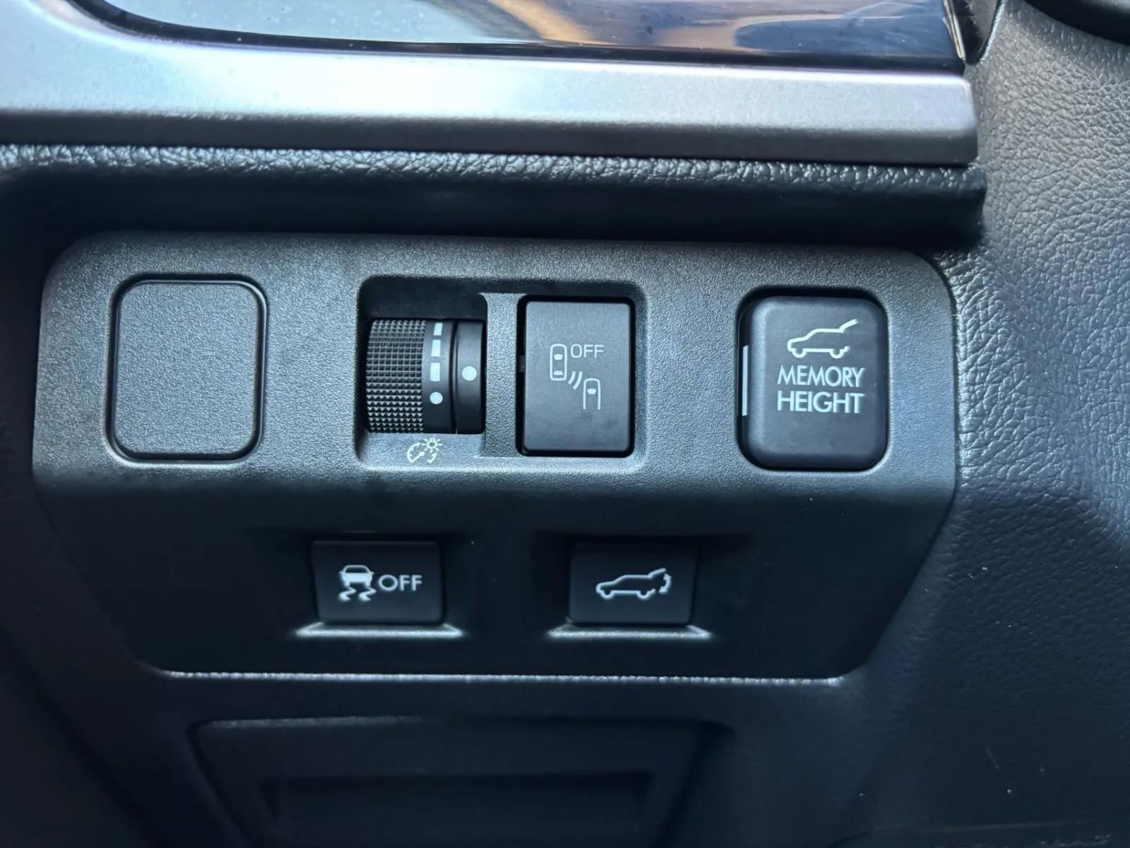 Used 2017 Subaru Forester 2.5i Limited AWD/4WD image 25