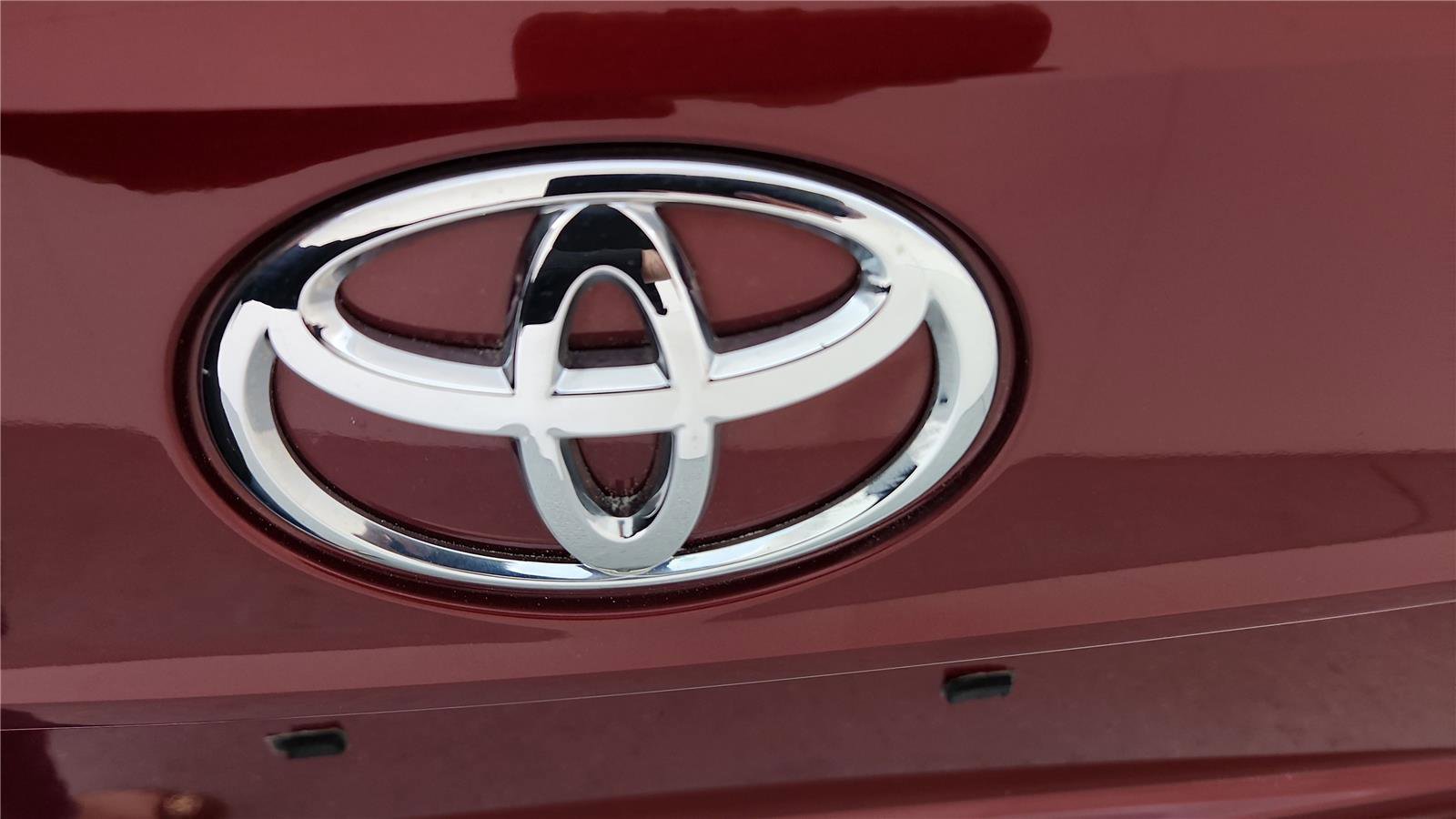 Used 2020 Toyota Highlander XLE image 21