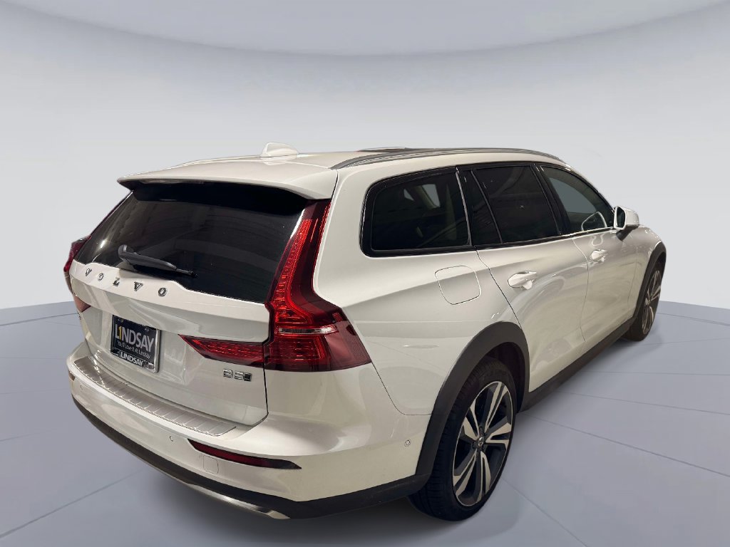 Used 2026 Volvo V60 B5 Cross Country Plus w/ Protection Package Premier AWD/4WD image 5