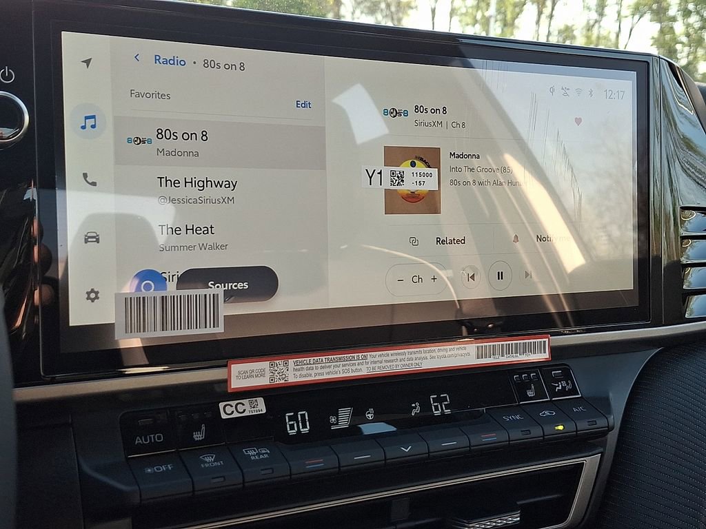 New 2026 Toyota Camry Hybrid FWD image 17