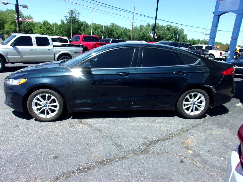 Used 2020 Ford Fusion SE image 2