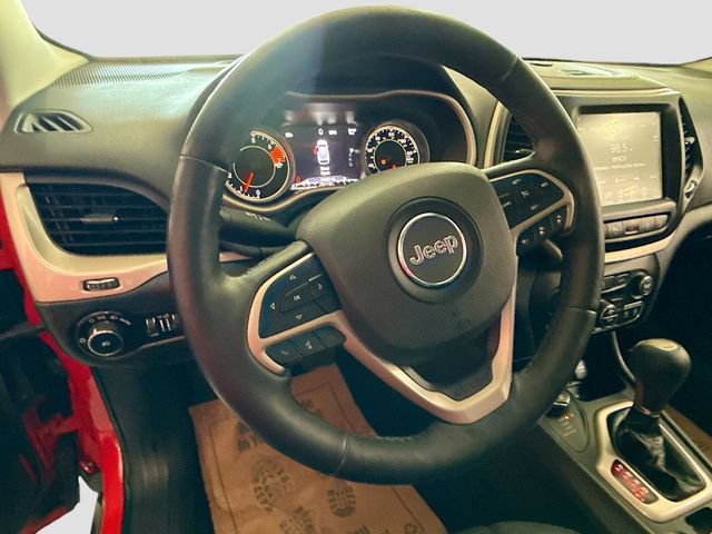 Used 2018 Jeep Cherokee Limited w/ Technology Group AWD/4WD image 12