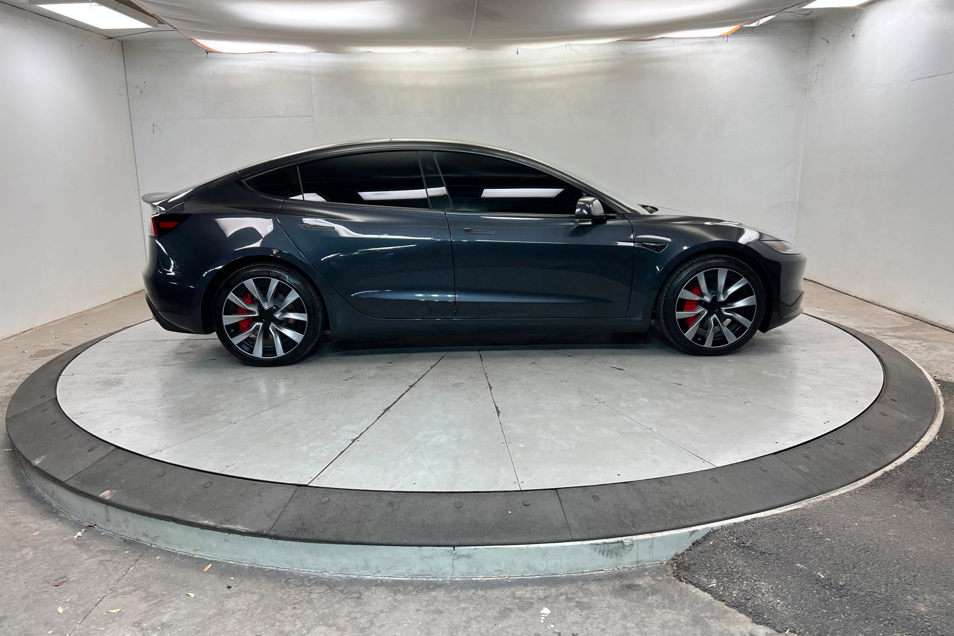 Used 2025 Tesla Model 3 image 7