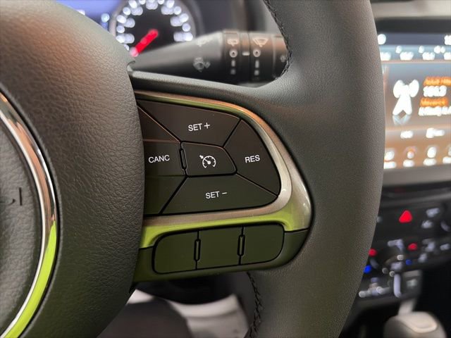 Used 2022 Jeep Renegade Latitude AWD/4WD image 18