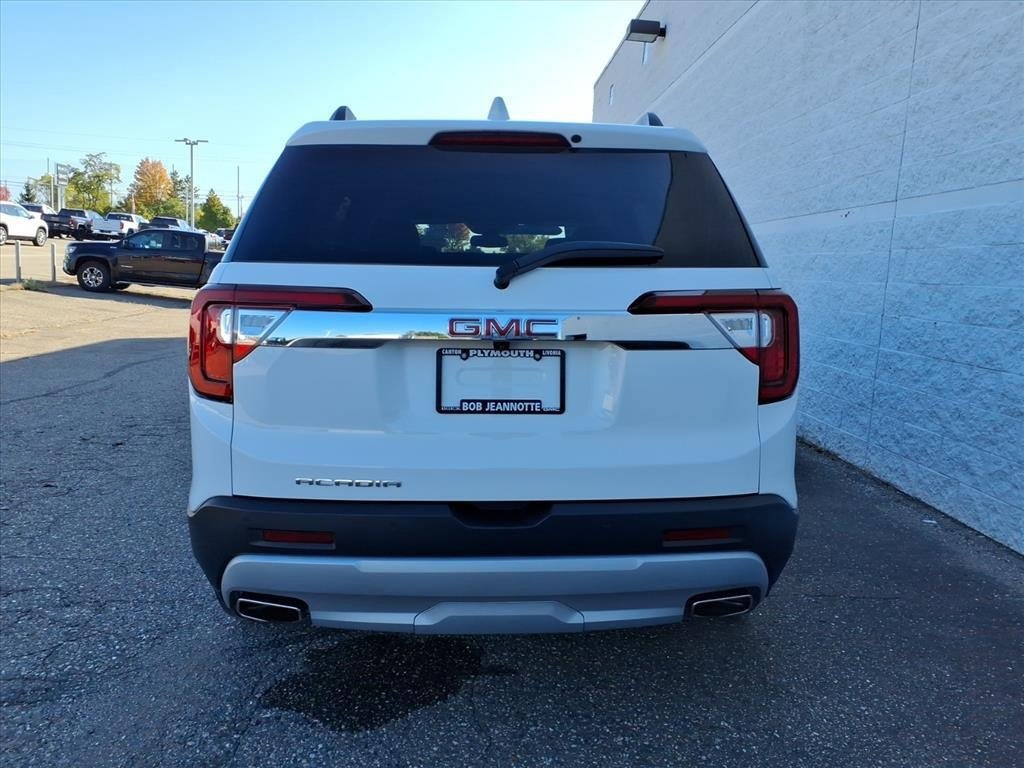 Certified 2023 GMC Acadia SLT w/ Preferred Package image 7