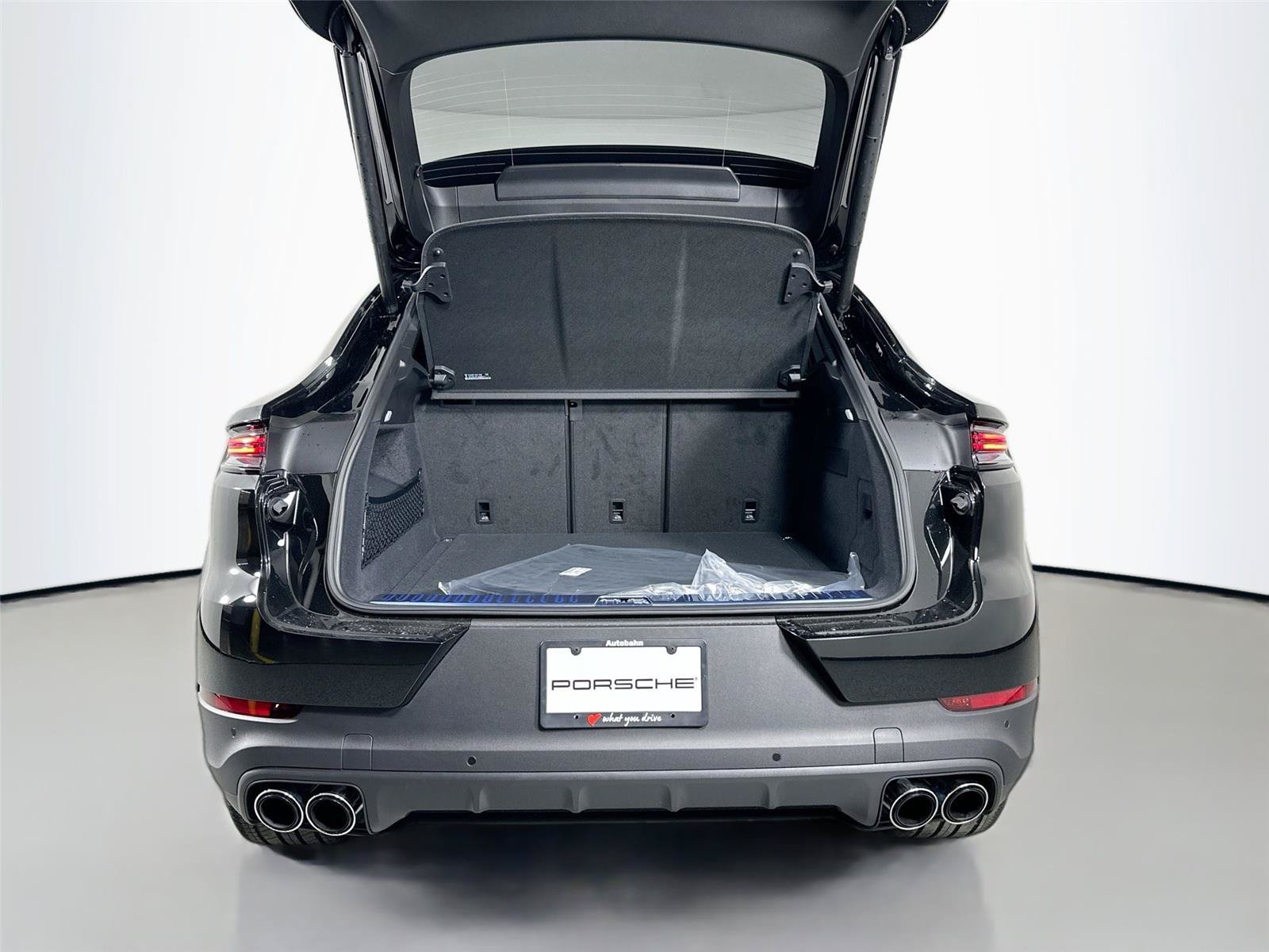Certified 2026 Porsche Cayenne Coupe AWD/4WD image 36