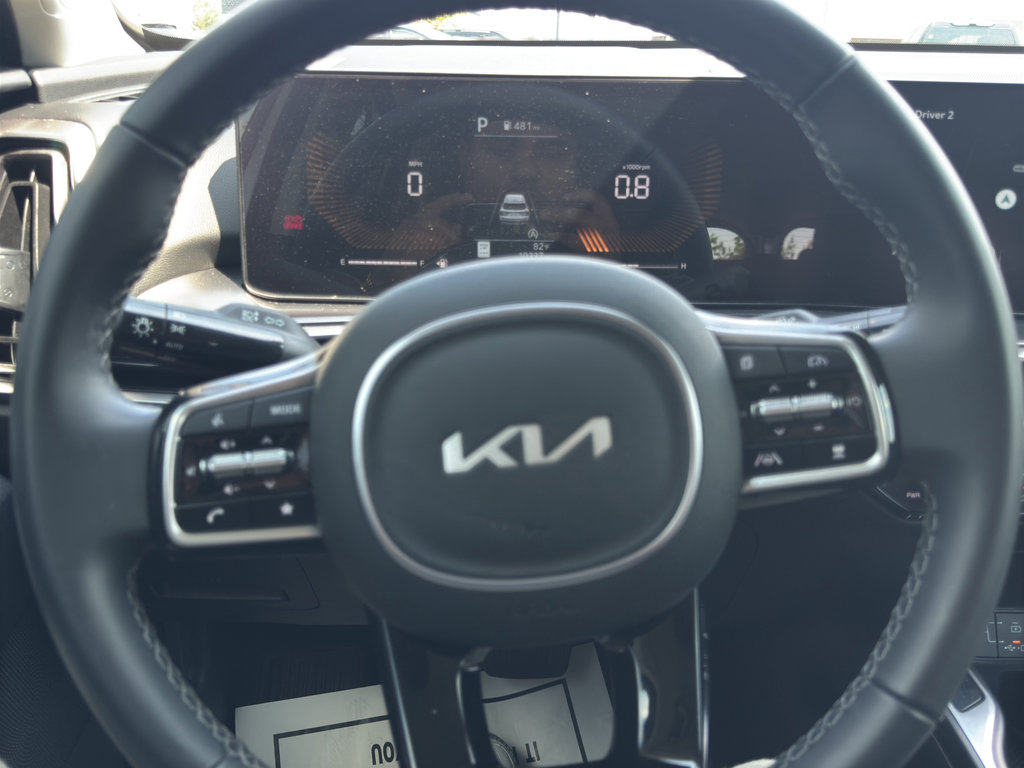Used 2025 Kia Sorento S image 19