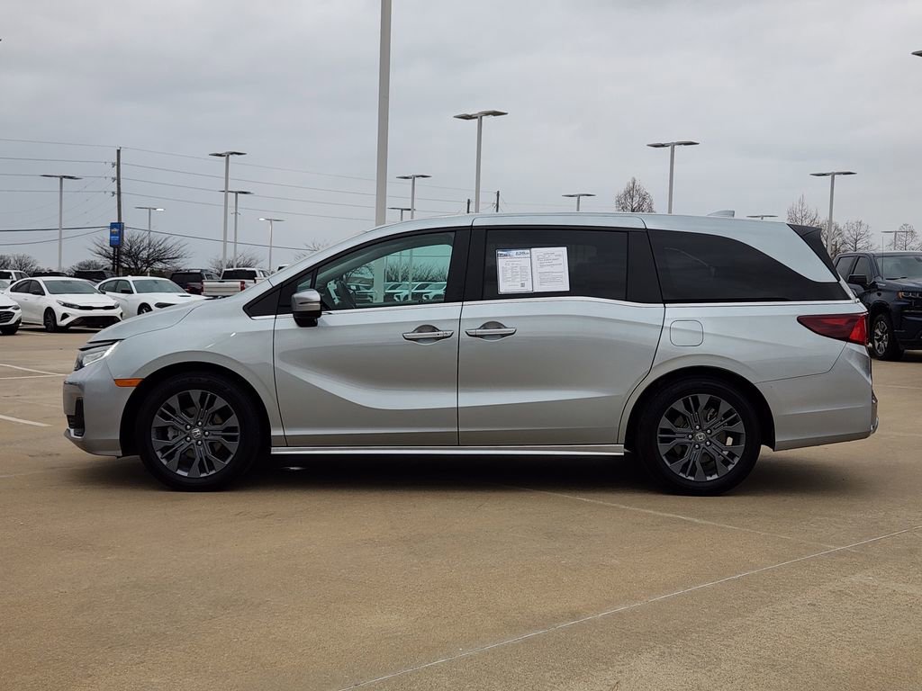 Used 2025 Honda Odyssey Touring image 4