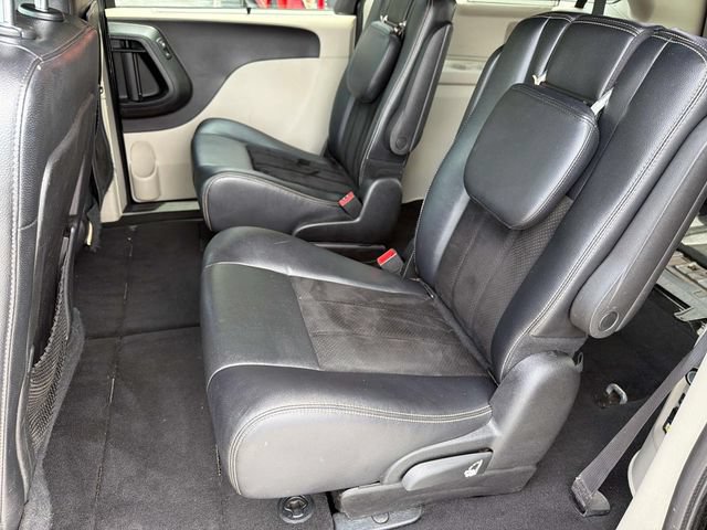 Used 2015 Dodge Grand Caravan SXT FWD image 18