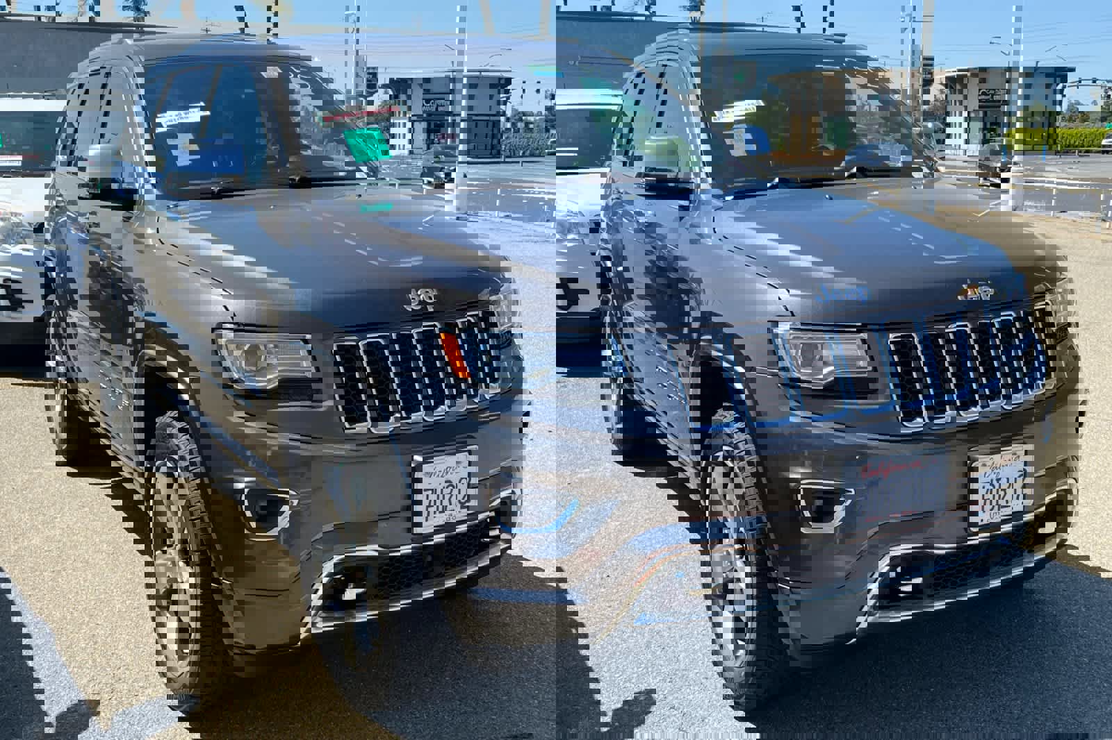 Used 2014 Jeep Grand Cherokee Overland w/ Advanced Technology Group image 3