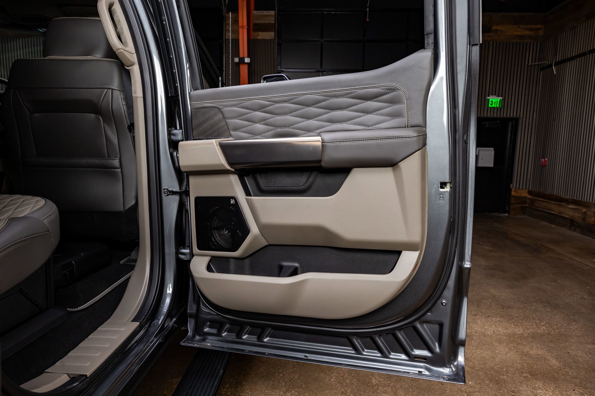 Used 2026 Ford F450 Platinum w/ Platinum Plus Package image 38