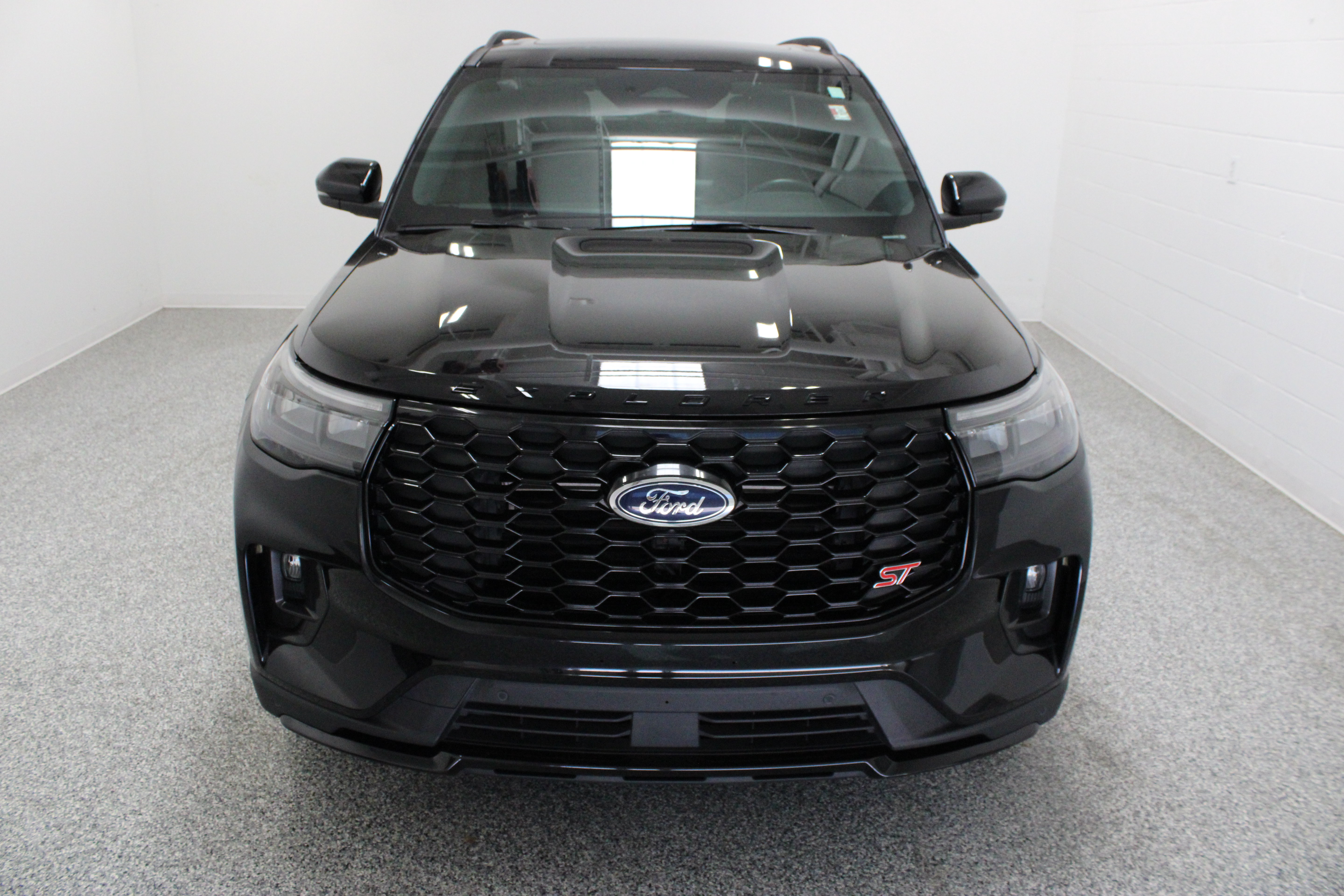 Used 2025 Ford Explorer ST w/ Sun And Sound Package AWD/4WD image 3