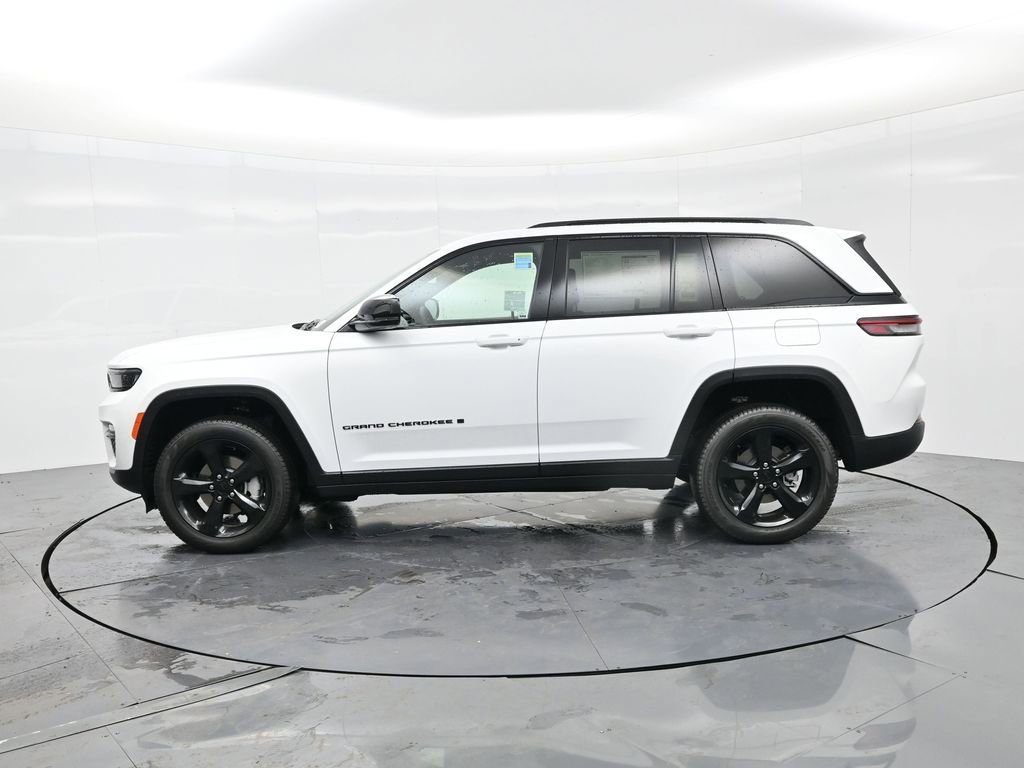 New 2025 Jeep Grand Cherokee Limited w/ Black Appearance Package image 5