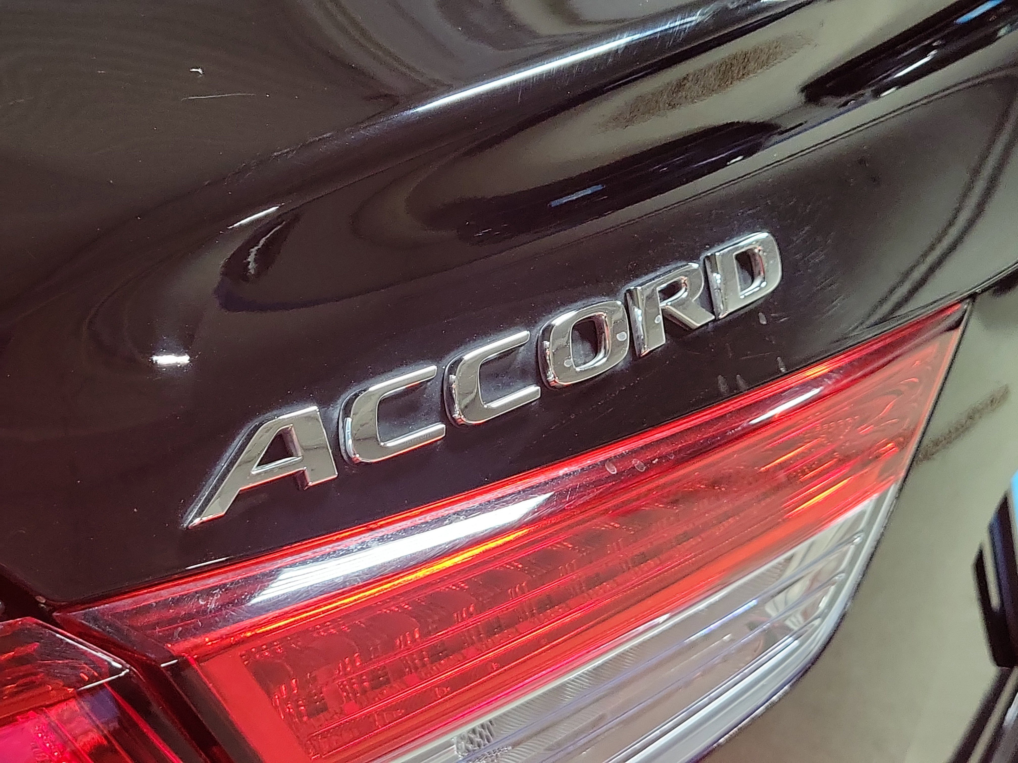 Used 2018 Honda Accord EX-L image 8