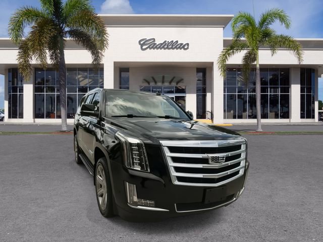 Used 2019 Cadillac Escalade Luxury AWD/4WD image 3