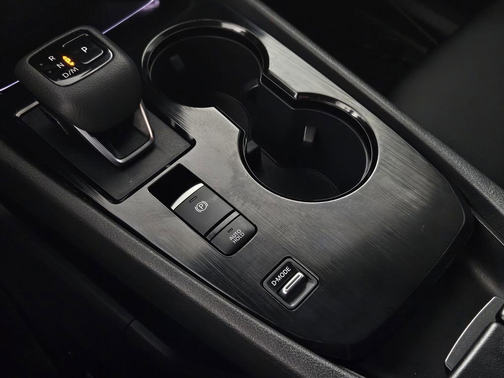 Used 2025 Nissan Rogue SL image 17