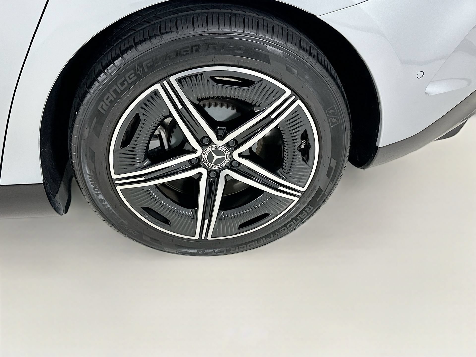Certified 2023 Mercedes-Benz EQE 500 4MATIC Sedan image 32