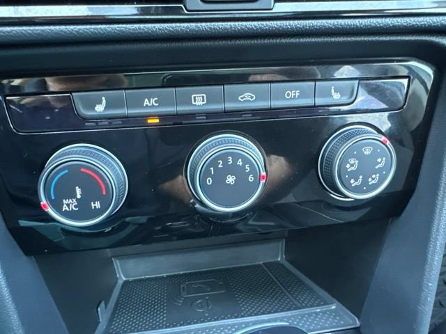 Certified 2023 Volkswagen Taos SE w/ Panoramic Sunroof Package AWD/4WD image 23