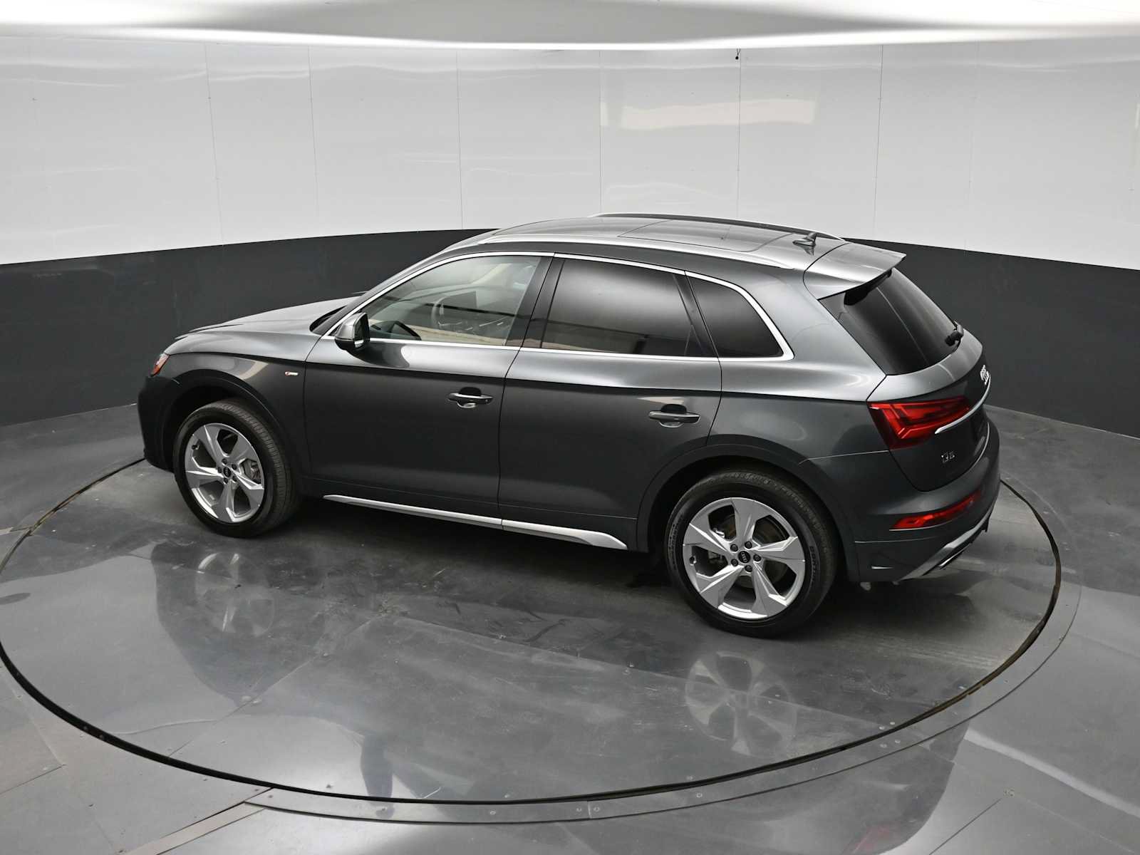 Used 2022 Audi Q5 2.0T Premium Plus w/ Premium Plus Package AWD/4WD image 27