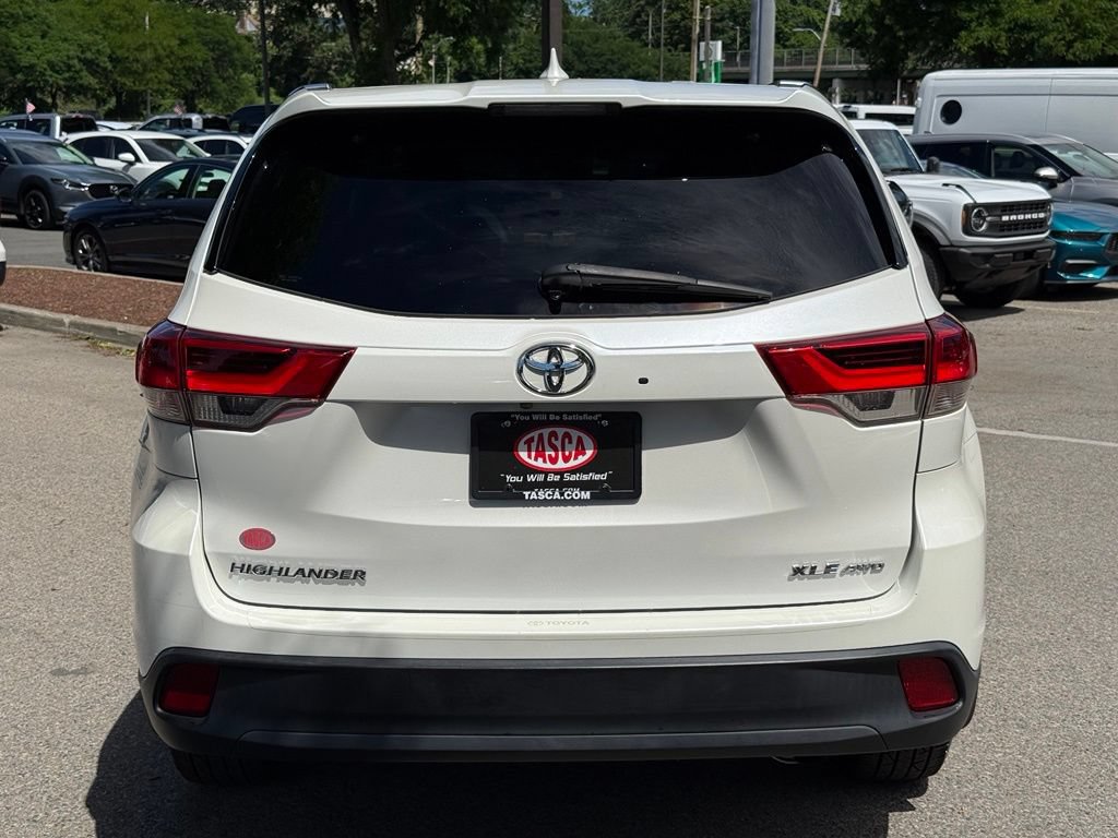 Used 2019 Toyota Highlander XLE AWD/4WD image 9